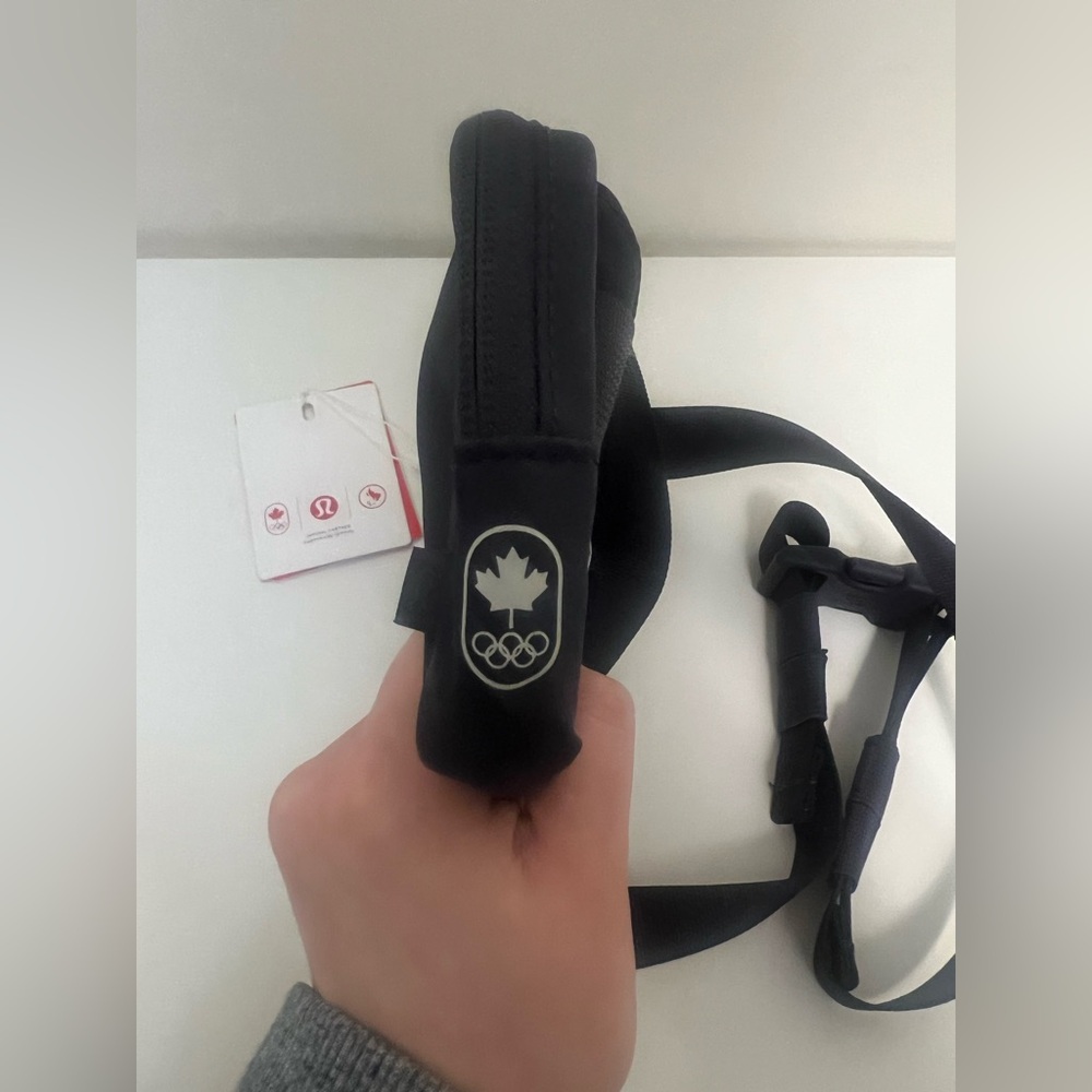 Lululemon team Canada Future legacy mini belt bag-Atmospheric blue-NWT - Picture 9 of 10
